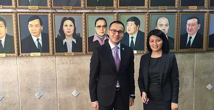 Secretary General of the Turkic Council Ambassador Ramil Hasanov met with Ms. Elvira Sariyeva, Minister of Education and Science of Kyrgyz Republic 