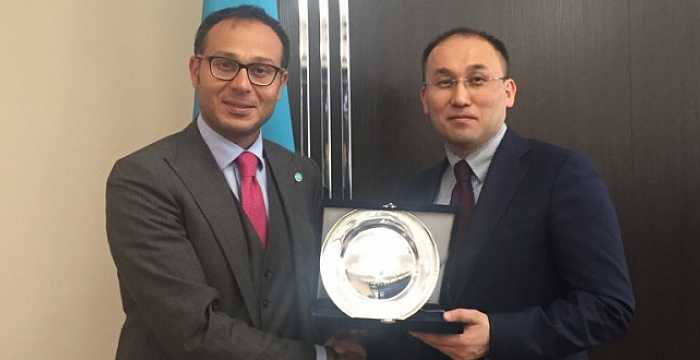 Secretary General of the Turkic Council Ambassador Ramil Hasanov visited Minister of Information and Communication of the Republic of Kazakhstan Dauren Abayev.