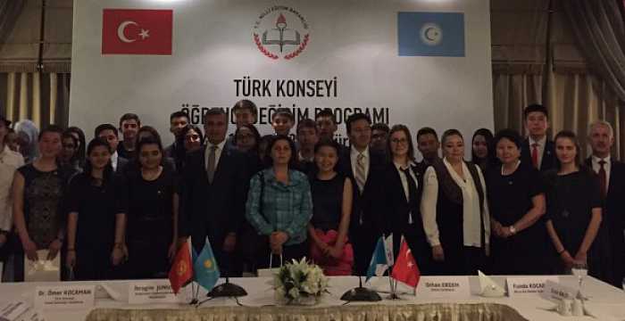 Minister Nabi Avcı came together with the students participating to the Turkic Council Student Exchange Programme at a dinner.