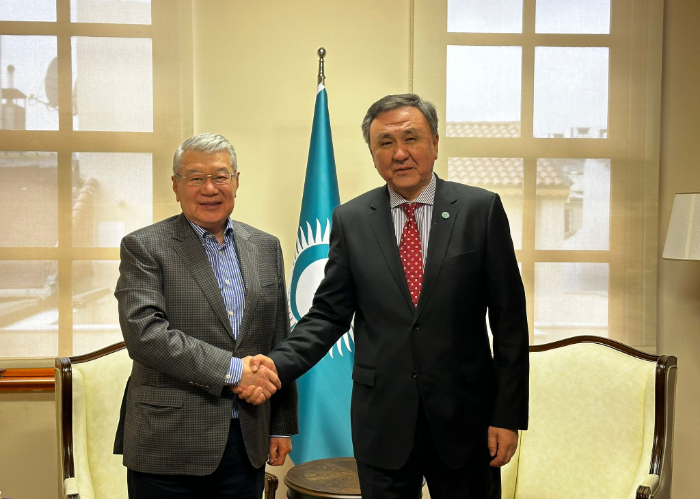 The Secretary General met with the Member of the Council of Elders 