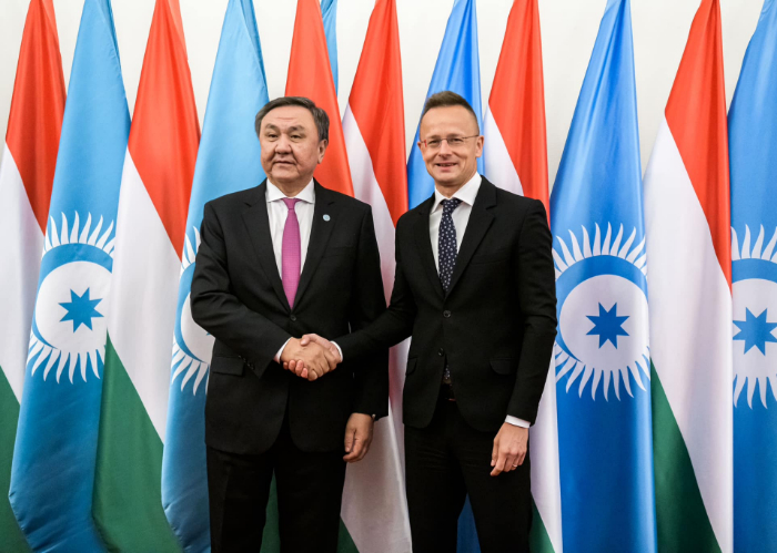 Secretary General met with the Minister of Foreign Affairs and Trade of Hungary