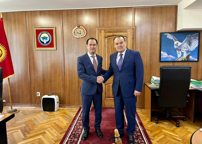 Secretary General of the OTS H.E. Baghdad Amreyev met with the Minister of Transport and Communications of the Kyrgyz Republic H.E. Erkinbek Osoev