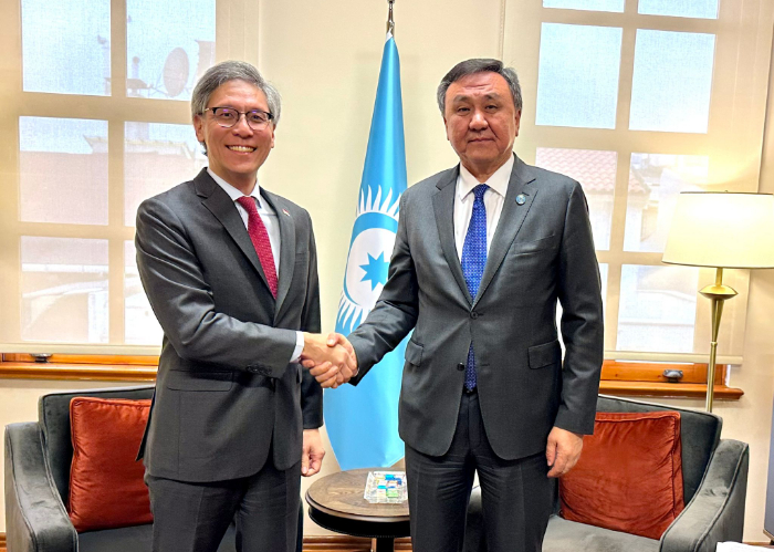 The OTS Secretary General received the Ambassador of Singapore