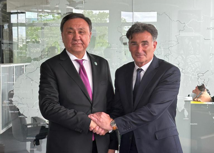 Secretary Generals of the Organization of Turkic States and IRU meet in Geneva, expressing satisfaction and commitment to strengthen cooperation