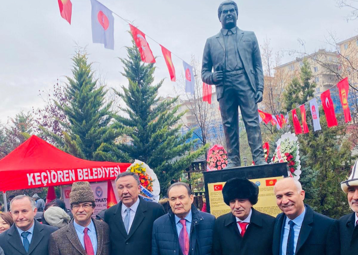 Türk Konseyi Genel Sekreteri, Kırgız yazar Cengiz Aytmatov anıtının açılış törenine katıldı.